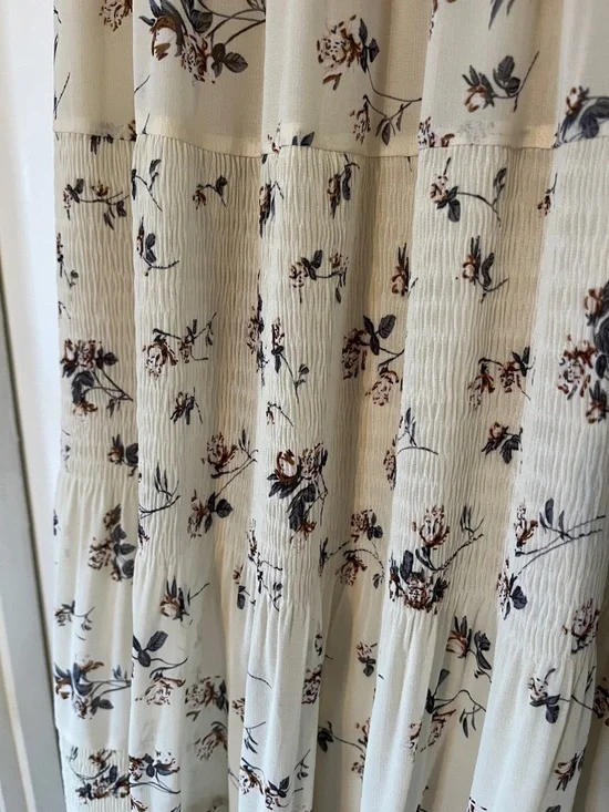 Women’s Floral Cream Maxi Skirt - Picture 5 of 13